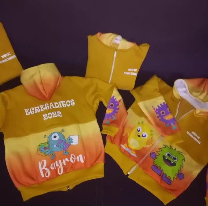 Buzo de egresados jardín - Variante colorida