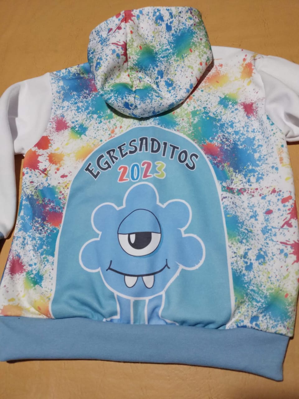 Buzo de egresados jardín - Modelo exclusivo